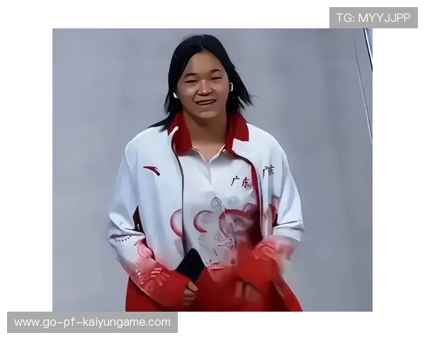 全红婵再次完美表现，成功进入决赛，全红婵夺冠后,家门口这一幕令人震惊