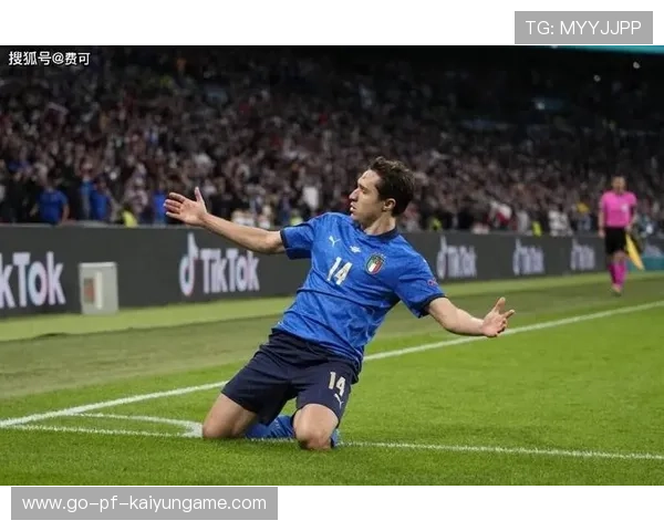 尤文中路直塞撕裂防线，基耶萨停球推射得手